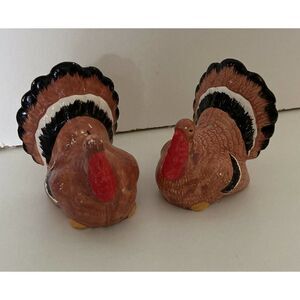 Thanksgiving Turkeys Salt and Pepper Shakers